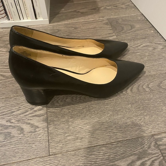 Black Nine West Pumps - Picture 2 of 2